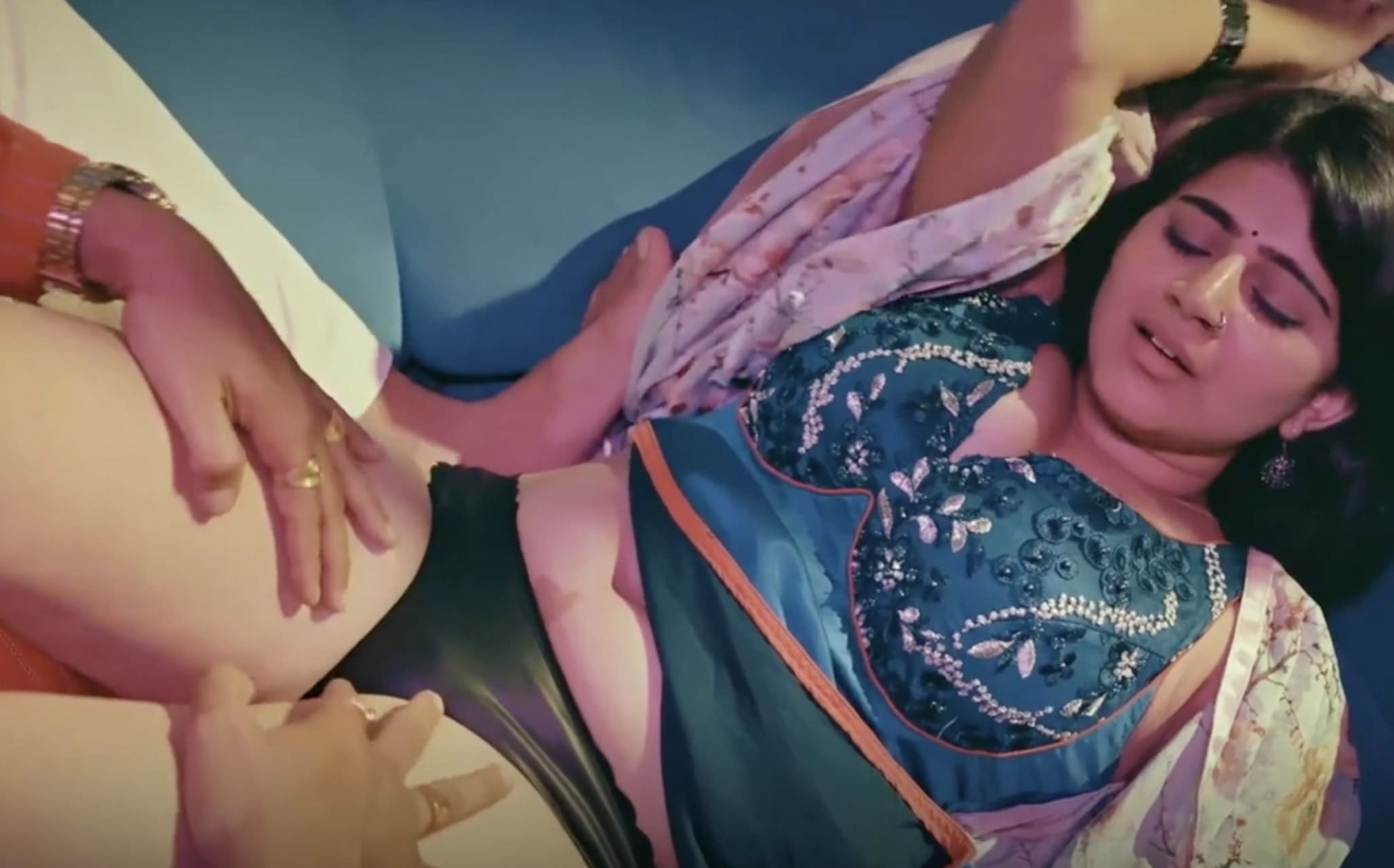 Taras Part 2 E01 2024 Hindi Hot Web Series – Ullu